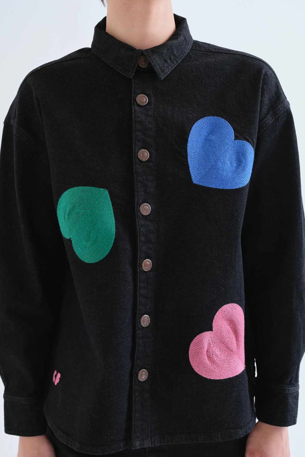 Camicia in denim nera con stampa Candy