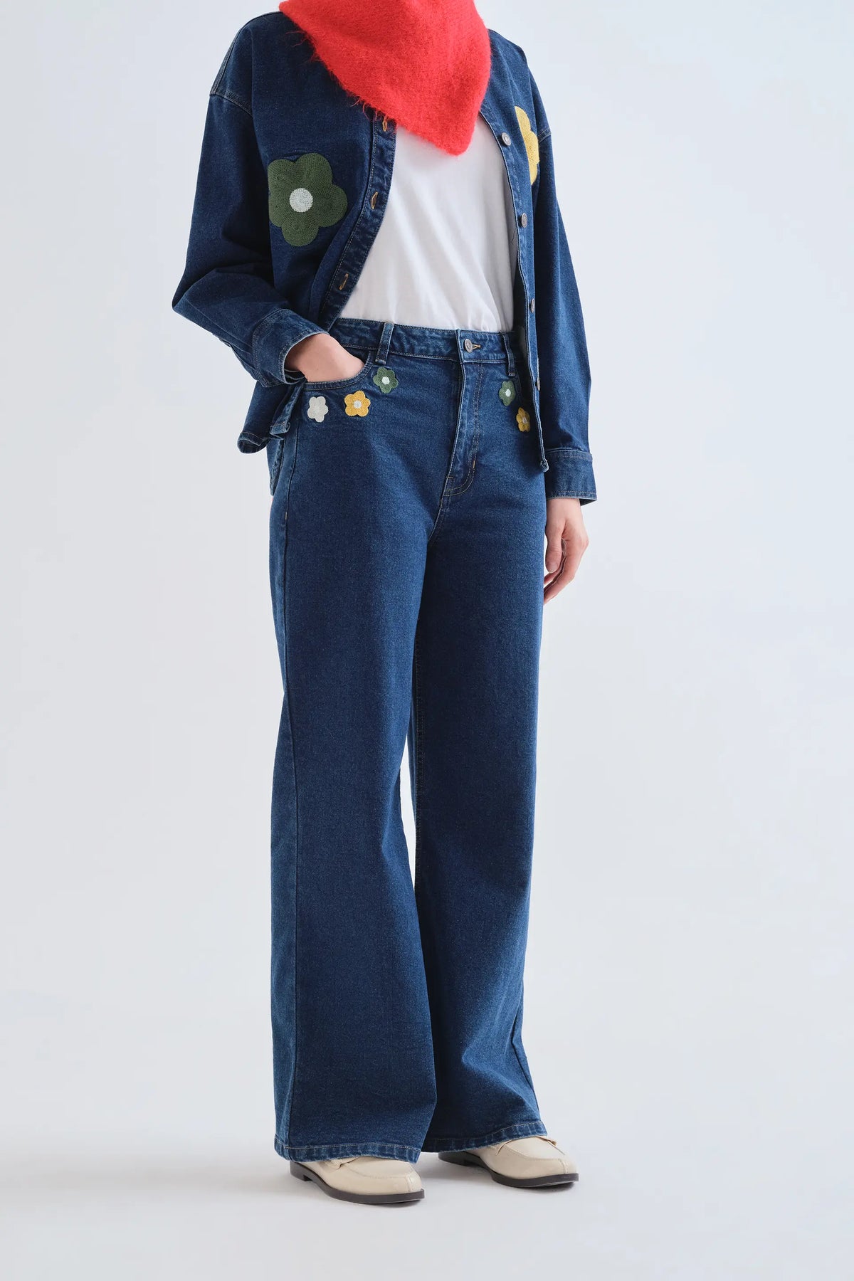 Pantalón vaquero azul con estampado Euphonia