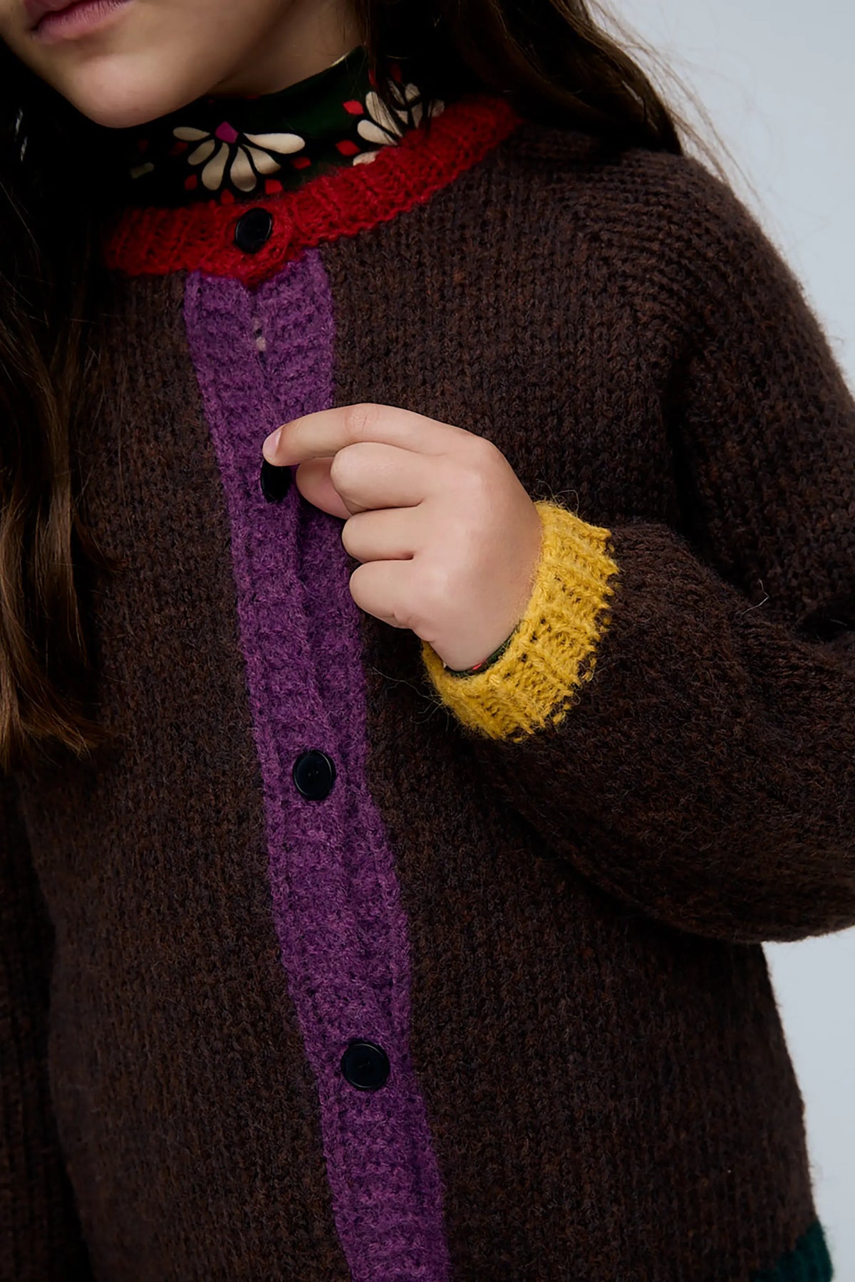 Cardigan unisex marrone con dettagli multicolor