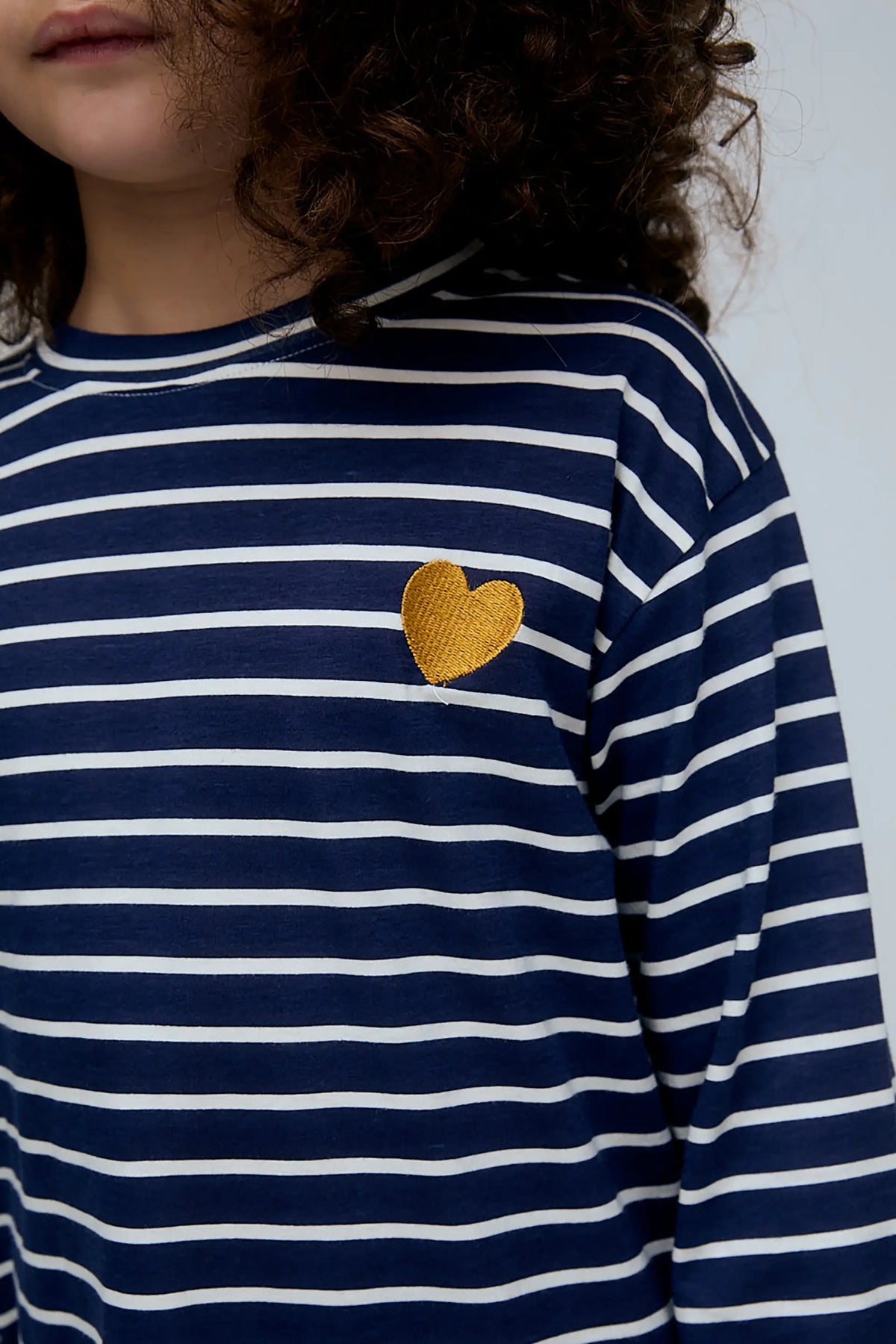 Maglietta da bambina 100% cotone con stampa a righe blu navy e bianco