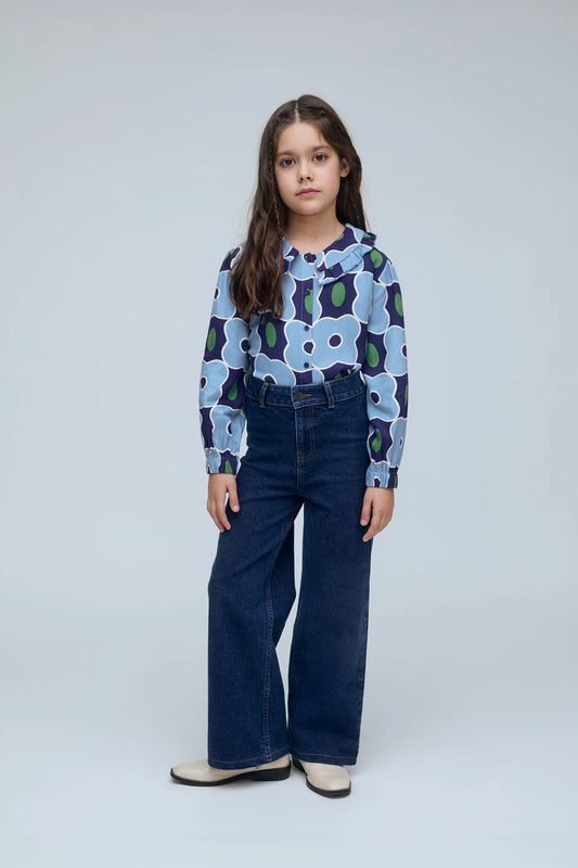 Camicia da bambina con collo a balze e stampa Inverness