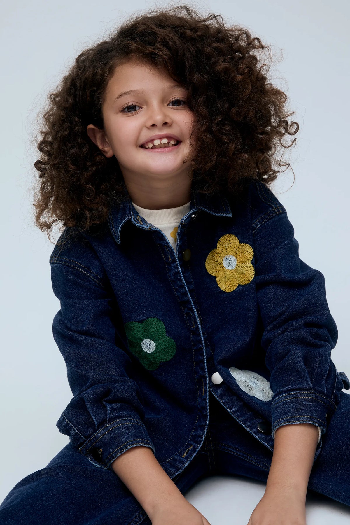 Camicia-giacca di jeans da bambina con ricamo Euphonia